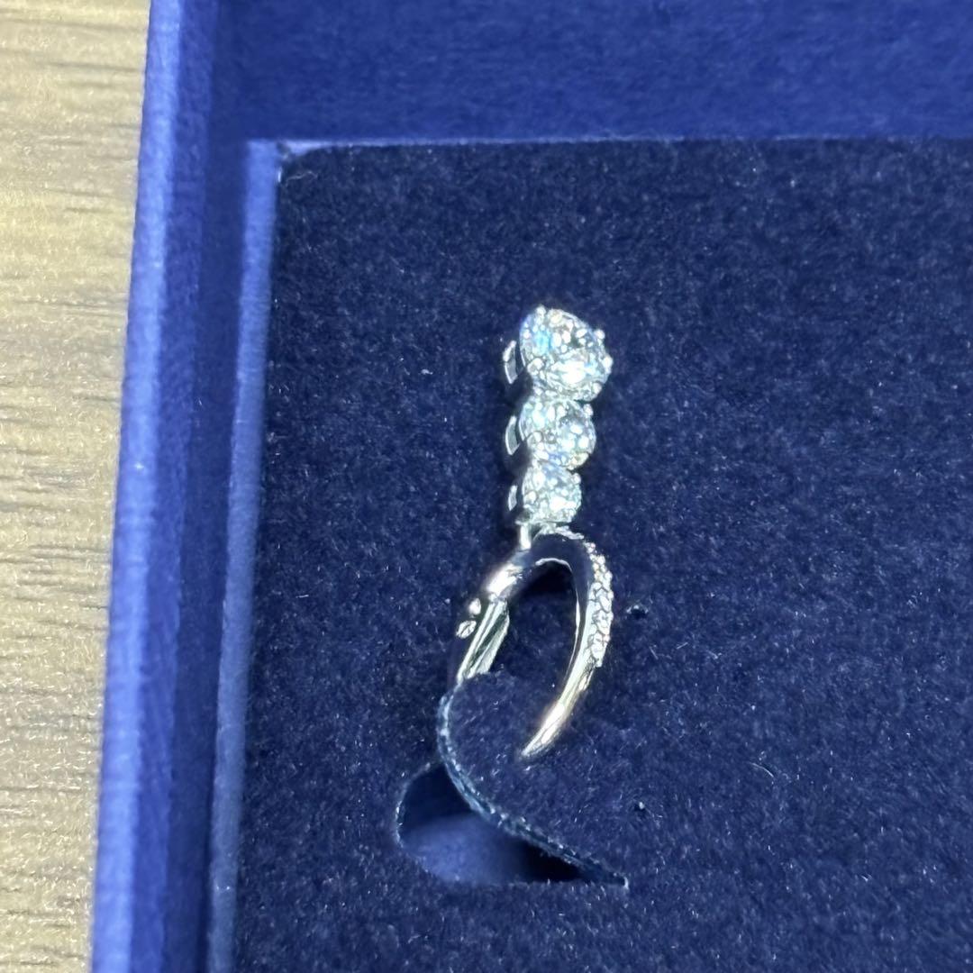 ◎ SWAROVSKI スワロフスキー フープピアス5416155 ホワイト