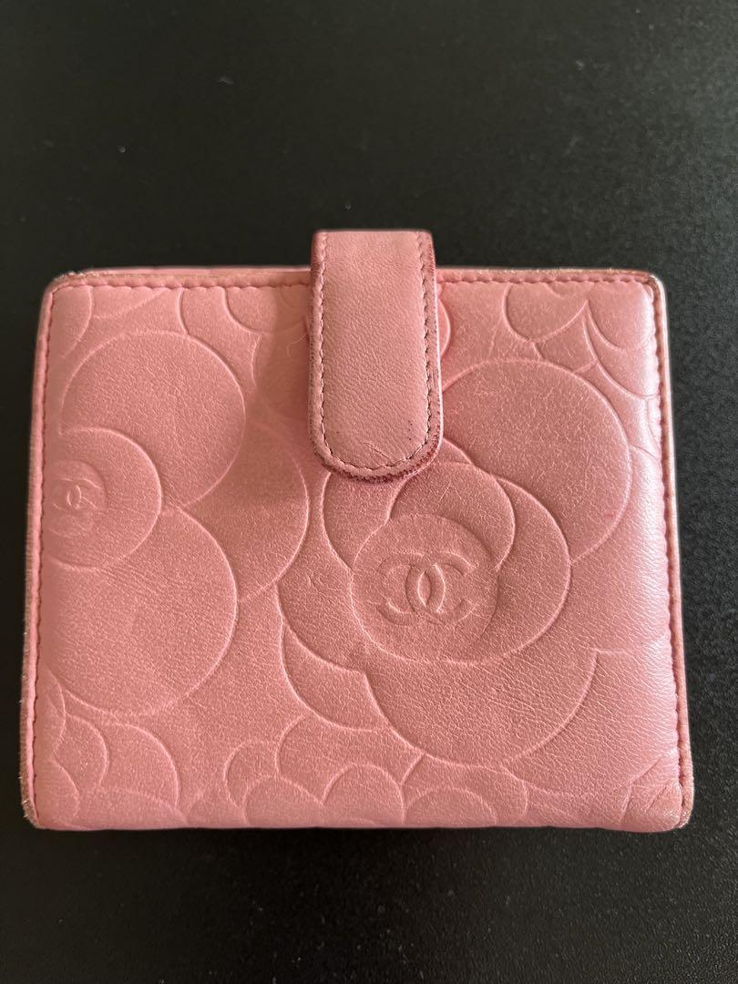 CHANEL 二つ折り財布 ピンク レザー