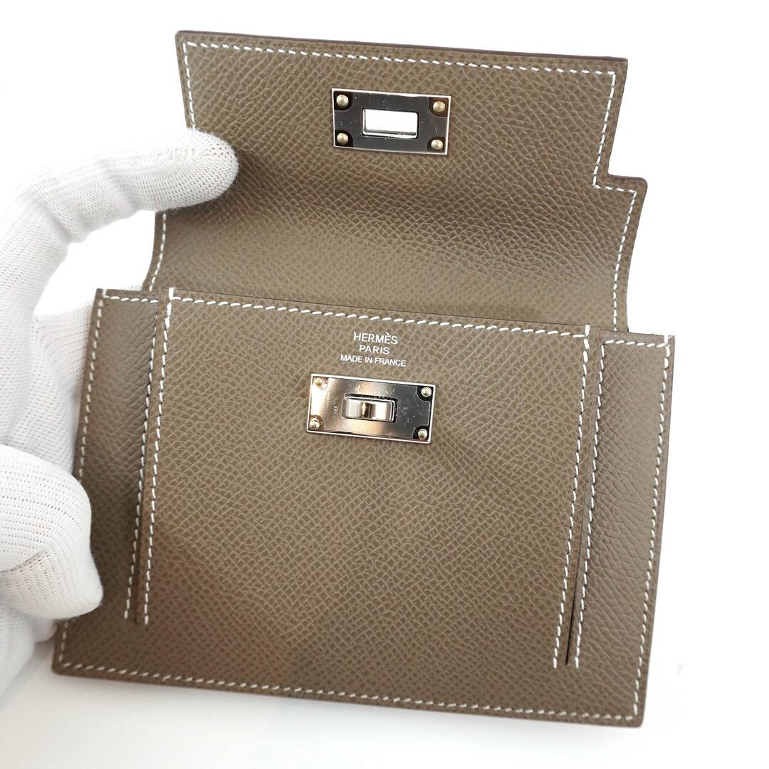2022年激安 《未使用保管品》HERMES エトゥープ コンパクトウォレット 即納在庫品 エトゥープ コンパクトウォレット ポケット ケリー 《未使用保管品》HERMES 折り財布