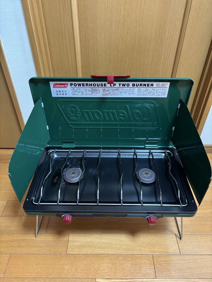 Coleman Powerhouse ツーバーナーコンロ 10088802101.jpg