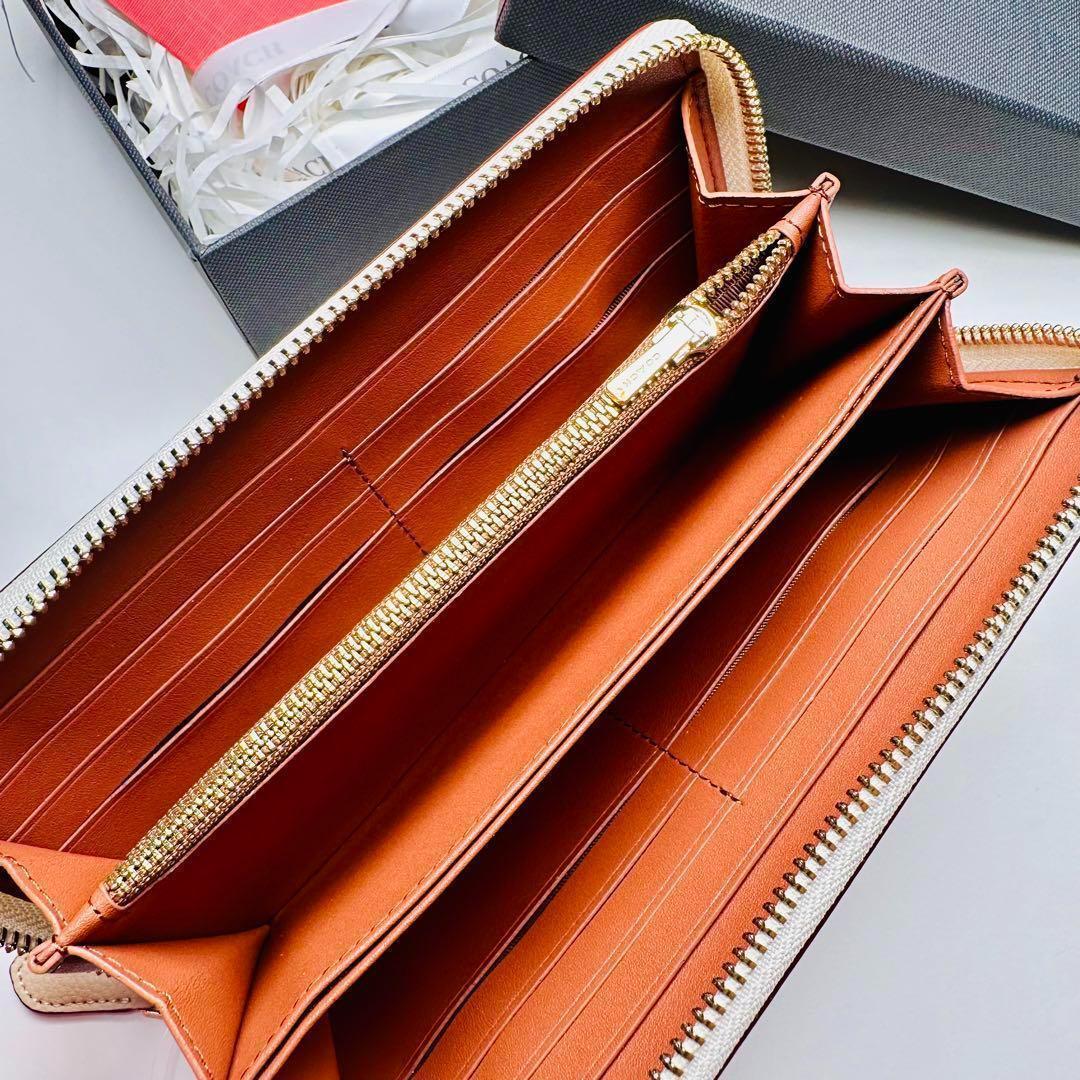 新商品　コーチレーデイズ長財布　Coach ホワイト色