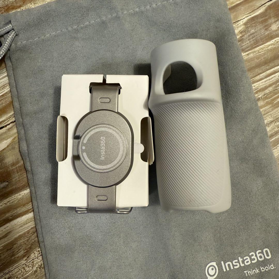 insta360 Flow Pro スタビライザー 本体 楽天市場】Insta360 Flow Pro - AI搭載スマホジンバル Apple
