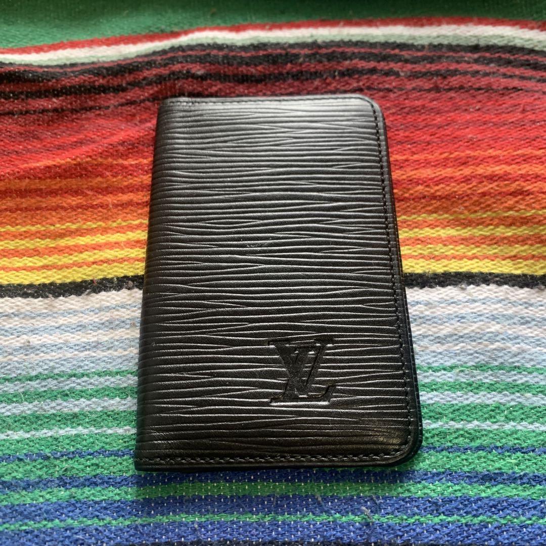 Louis Vuitton エピレザー ブラックパスケース