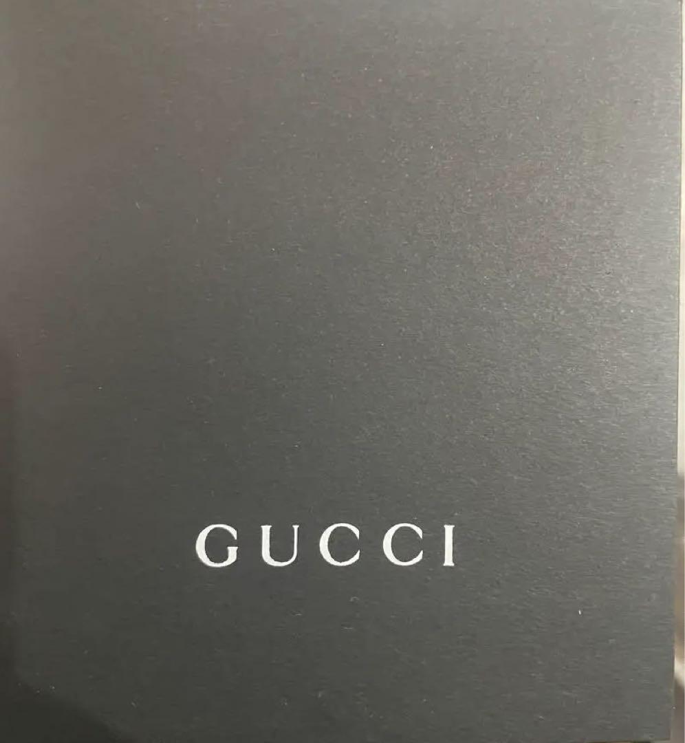 ⭐️定価より大幅にお買い得　GUCCI腕時計 GG2570サファイアガラス