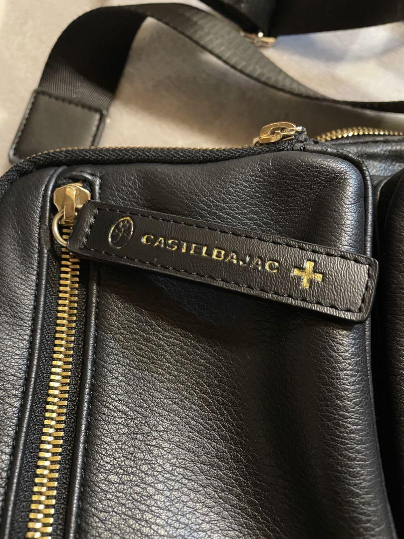 CASTELBAJAC ブラックレザーショルダーバッグ CASTELBAJAC ブラックレザー ショルダーバッグ - バッグ本物