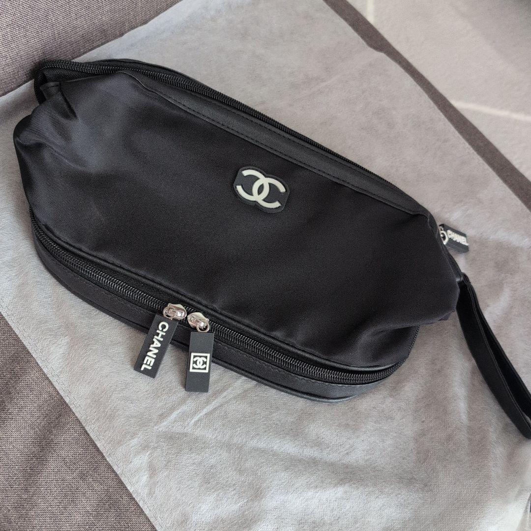 CHANEL ブラック ナイロン ノベルティポーチ　大容量　旅行　新品