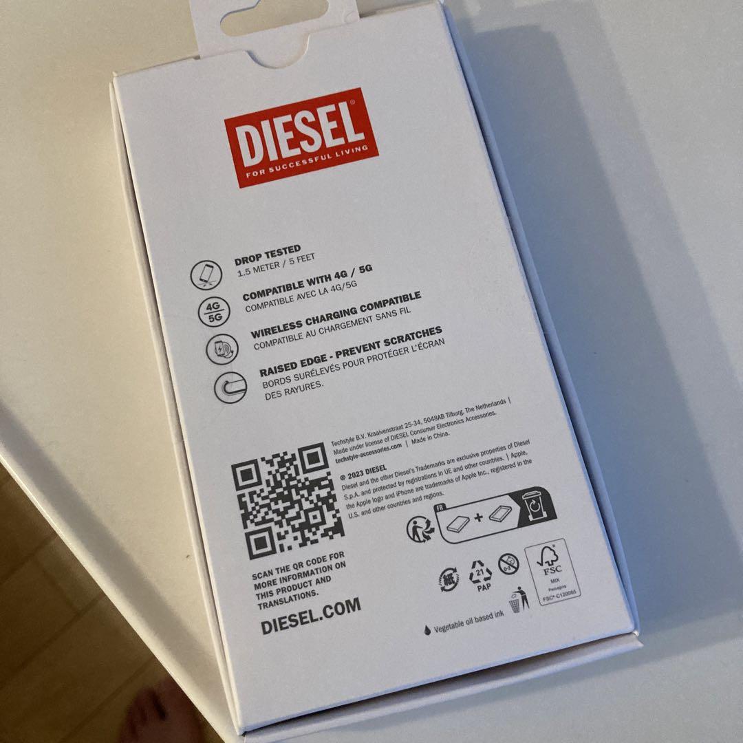新品　DIESEL iPhone15proケース Dロゴ クリアケース