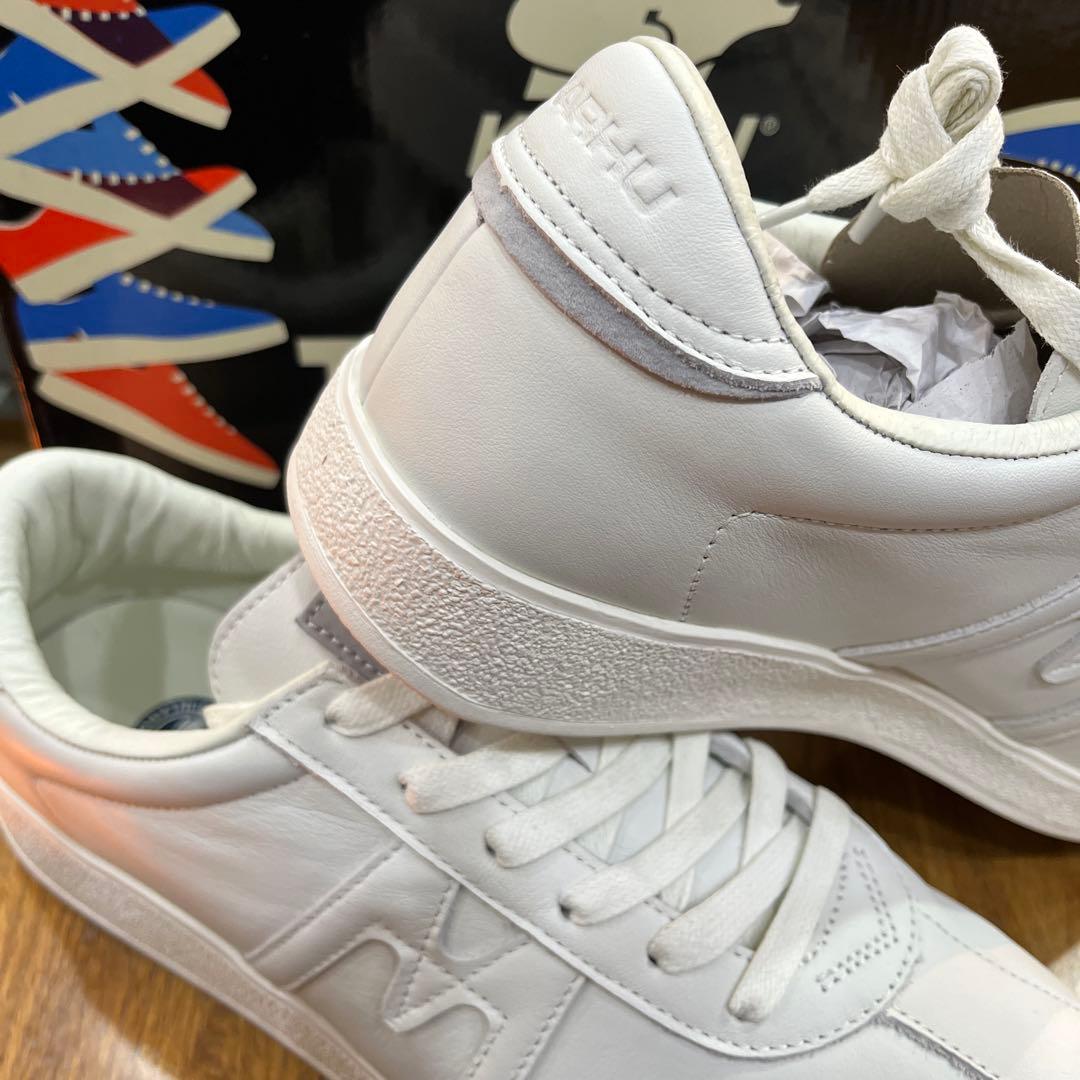 D*r様 カルフ809035トランパス.白レザー.US10.新品.定価¥1980