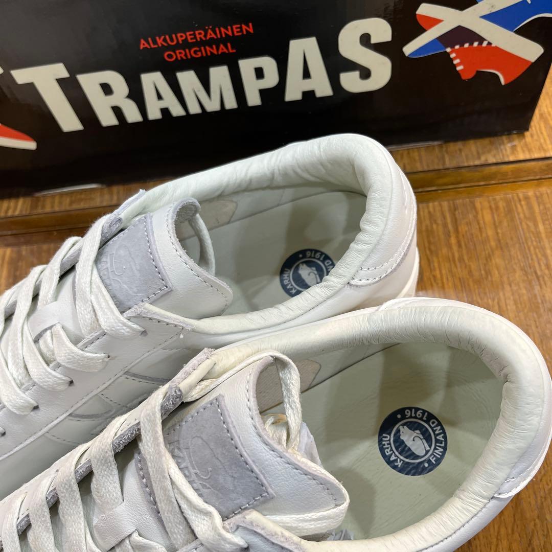 D*r様 カルフ809035トランパス.白レザー.US10.新品.定価¥1980