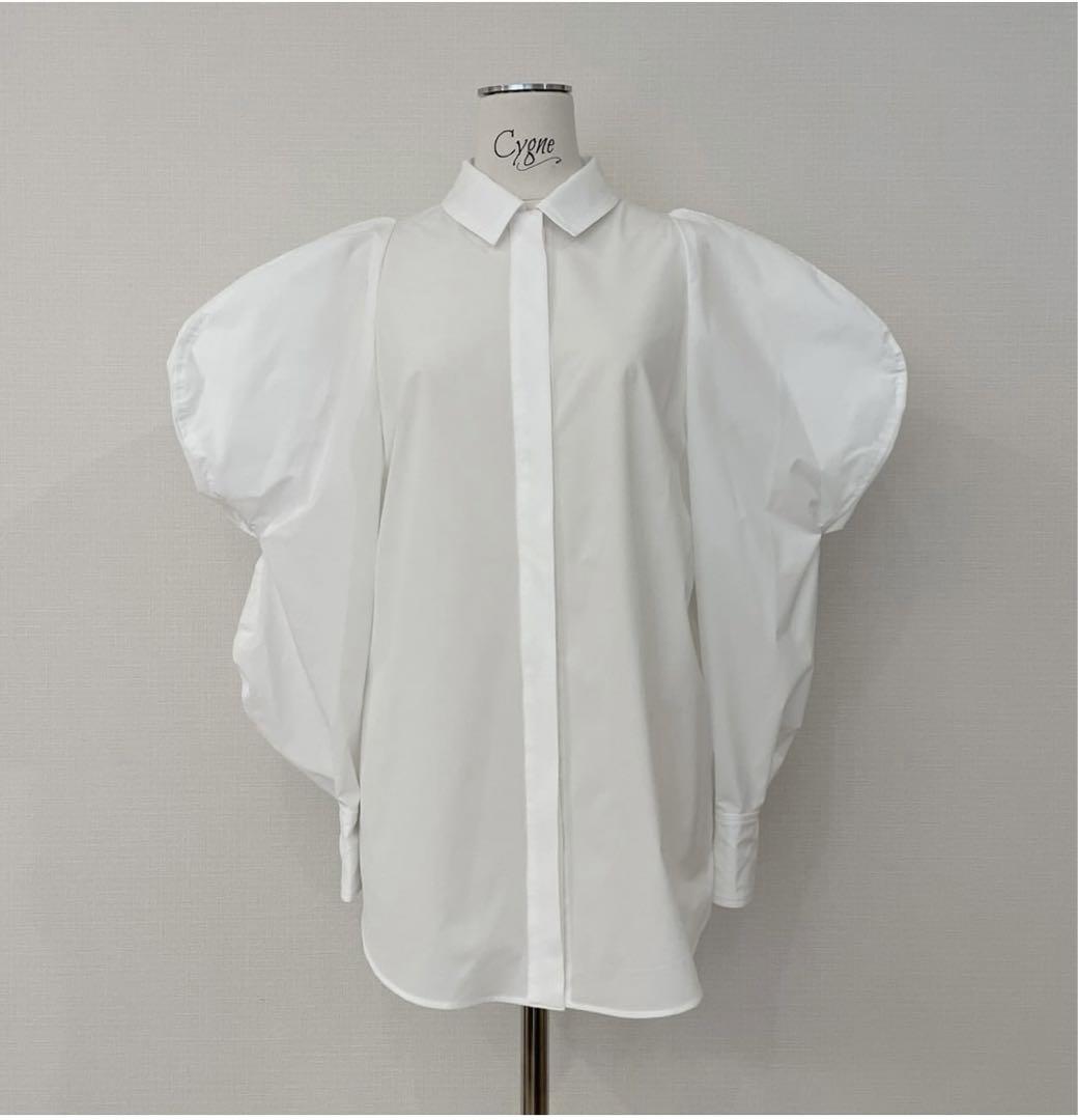 高評価アイテム cygne パフパワショルブラウス Shiee シーニュ 新品未使用 トップス