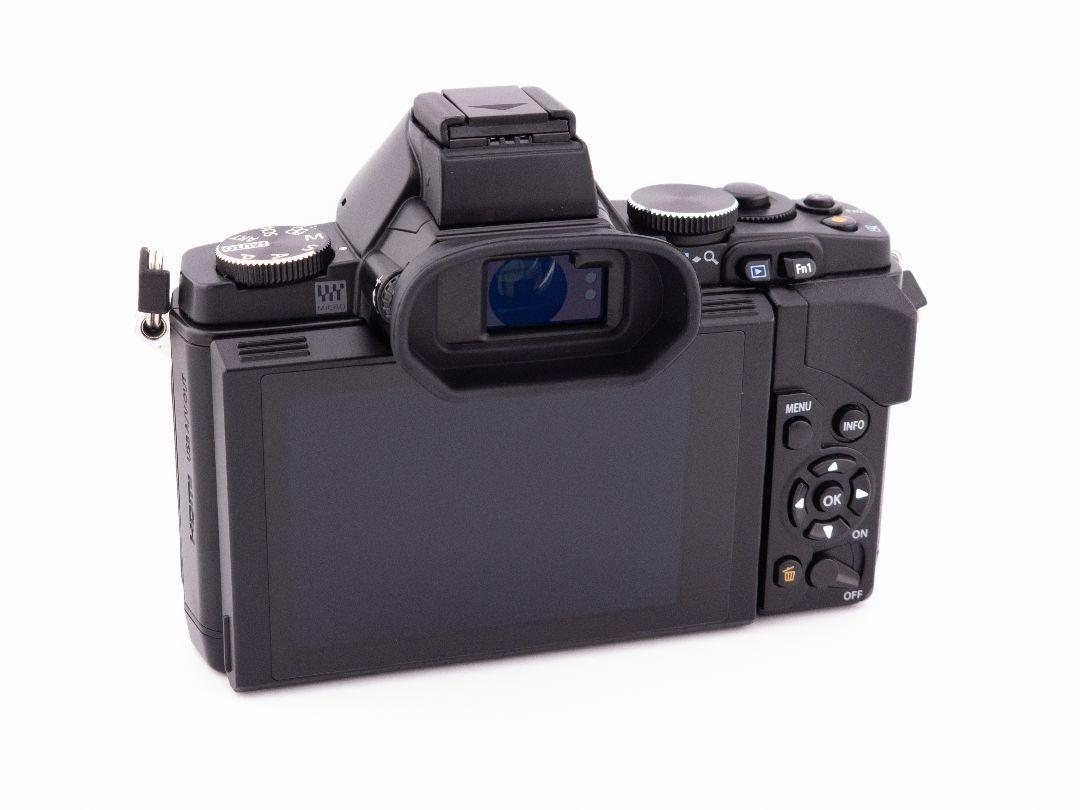 OLYMPUS OM-D E-M5 レンズ付き