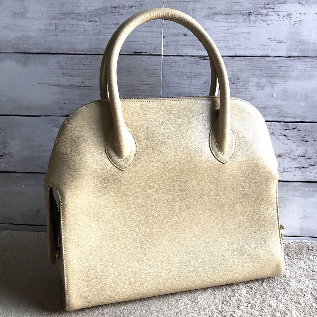 【美品】サルヴァトーレフェラガモFerragamo ハンドバッグレザー スタジオ