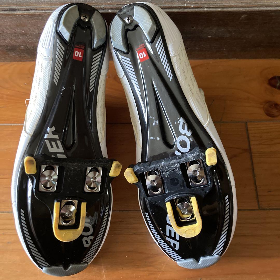 Bontrager ホワイト 自転車シューズ　クリート　クリートカバー付き Bontrager ホワイト 自転車シューズ クリート クリートカバー付き