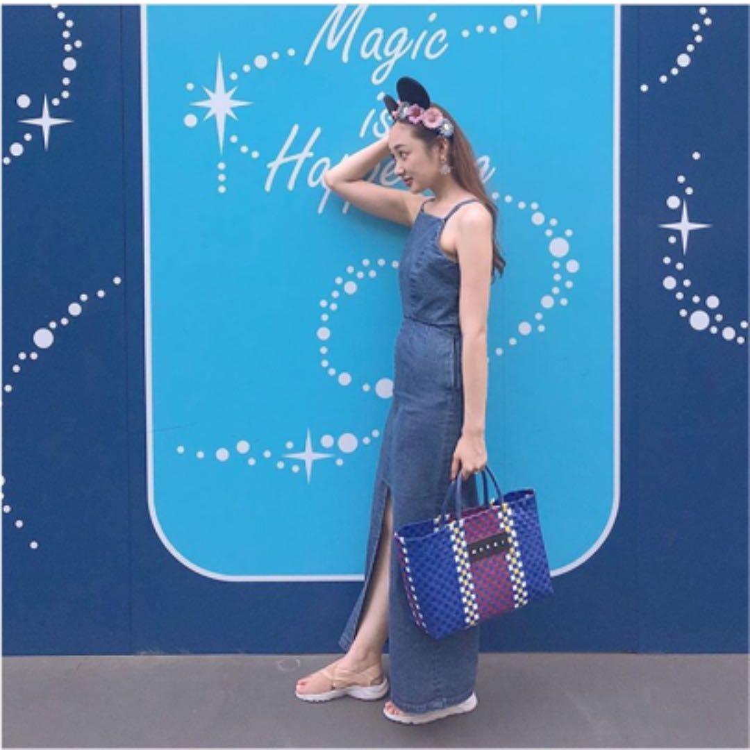 メルカリ 新品タグ付き Sinme デニムキャミワンピース ロングワンピース 29 990 中古や未使用のフリマ