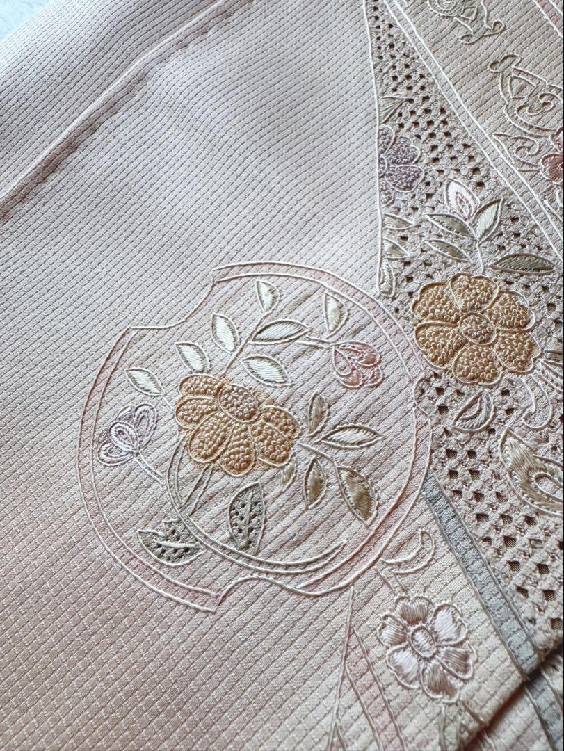 【未使用　しつけ糸付き】　正絹　付け下げ　訪問着　中国三大し刺繍　華鳥熨斗流し