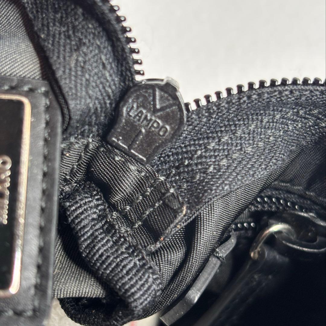 PRADA♡プラダ 三角ロゴ ナイロンポーチ PRADA♡プラダ 三角ロゴ ナイロンポーチ