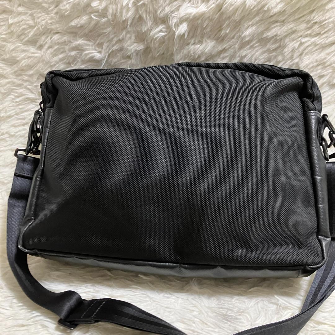 美品 PORTER ヒート ショルダーバッグ 2層 クロスボディ 大容量