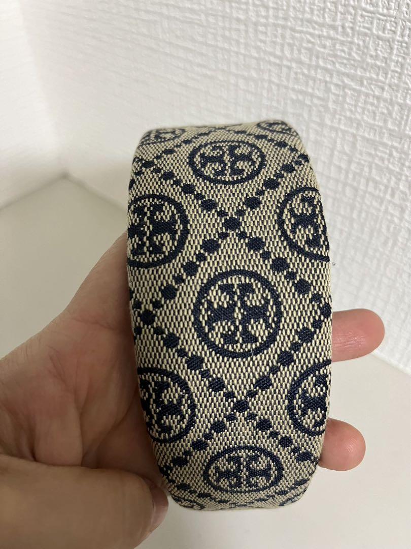 トリーバーチ　Tモノグラム ワイド ヘアバンド　カチューシャ　ワイド