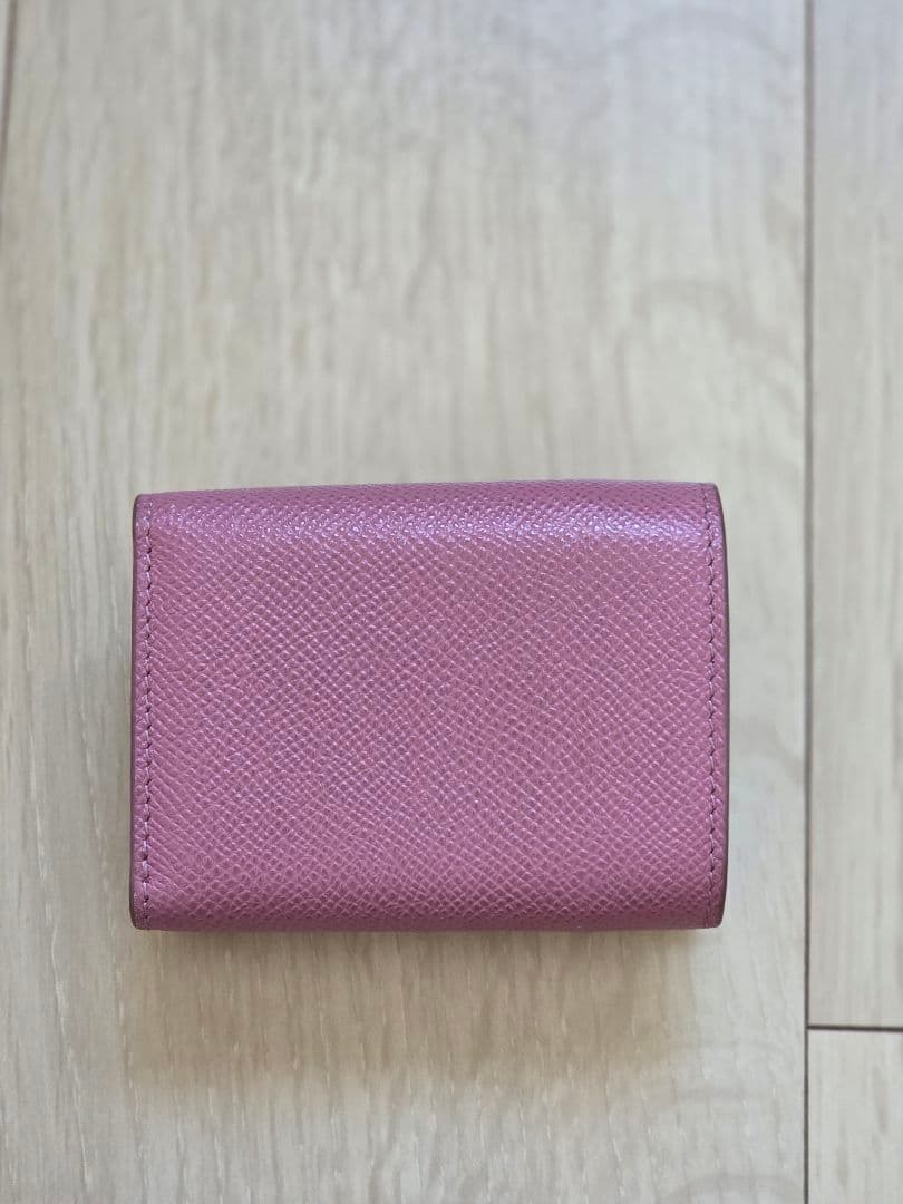 Dior ピンク 三つ折り財布 Dior ピンク 三つ折り財布