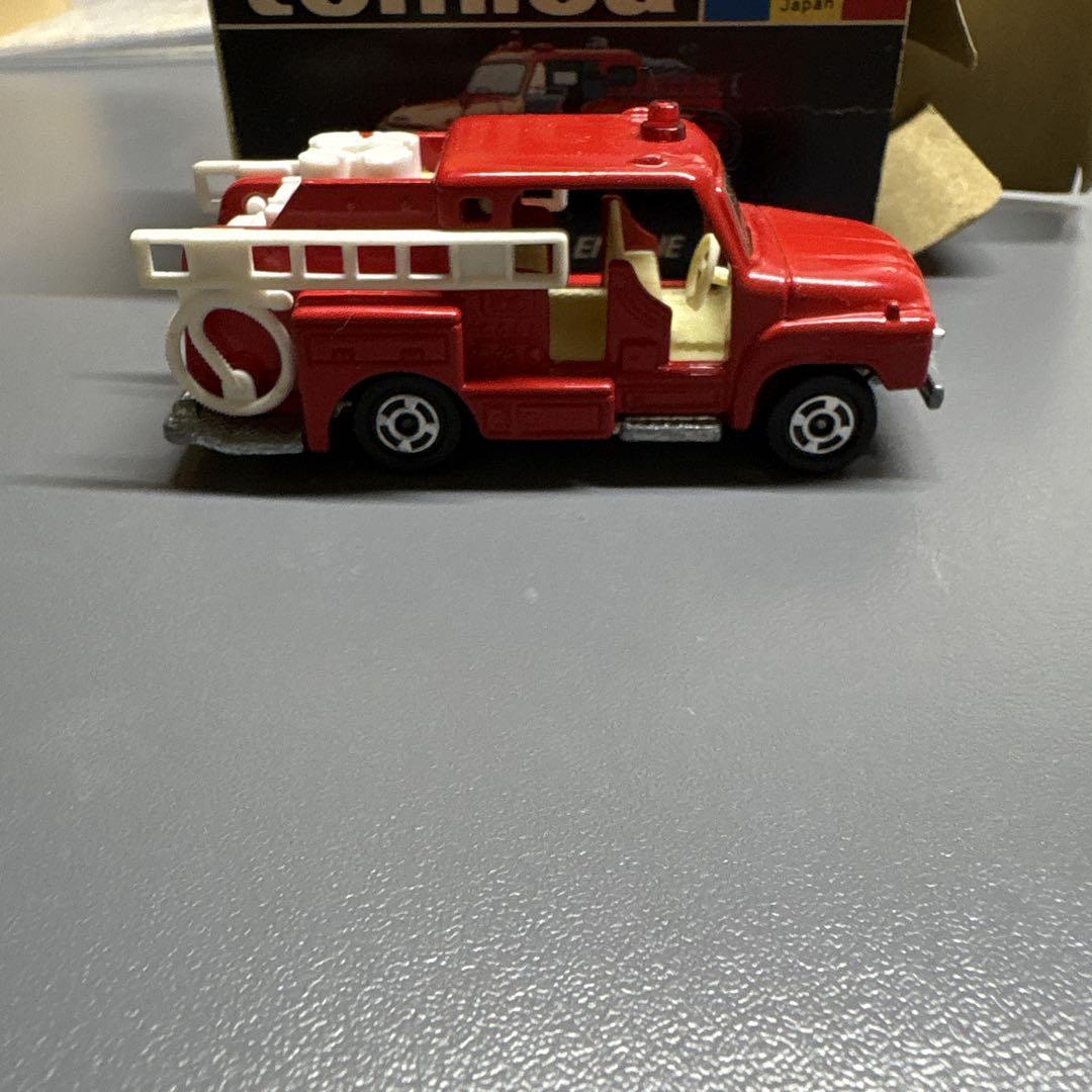 トミカ いすゞ ポンプ消防車 1/81 黒箱