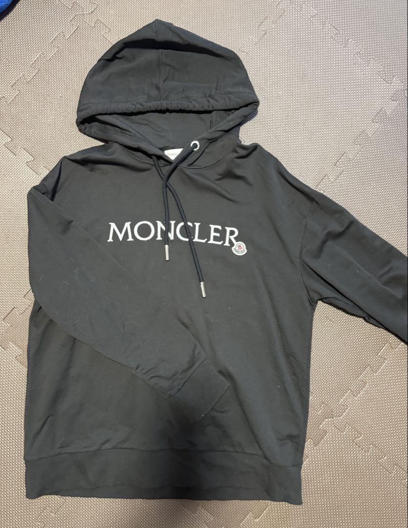 MONCLER ブラック パーカー