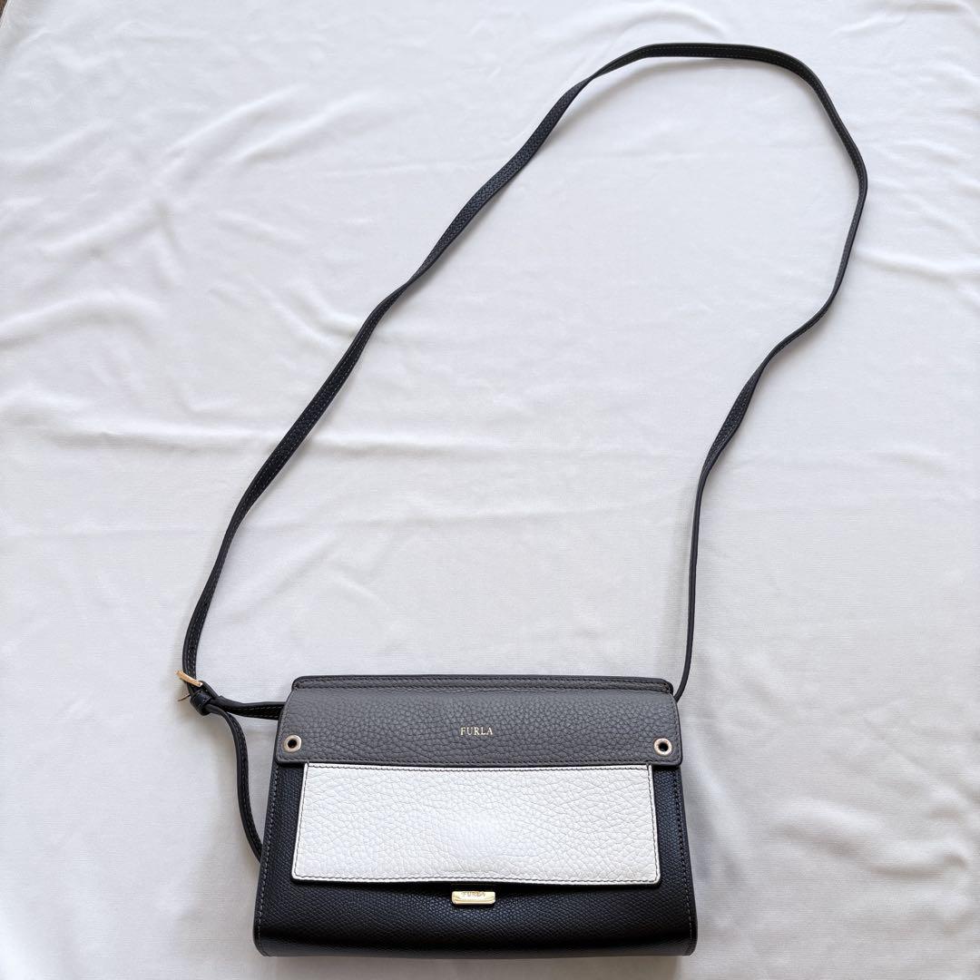 FURLA フルラ】お財布ショルダー - メルカリ