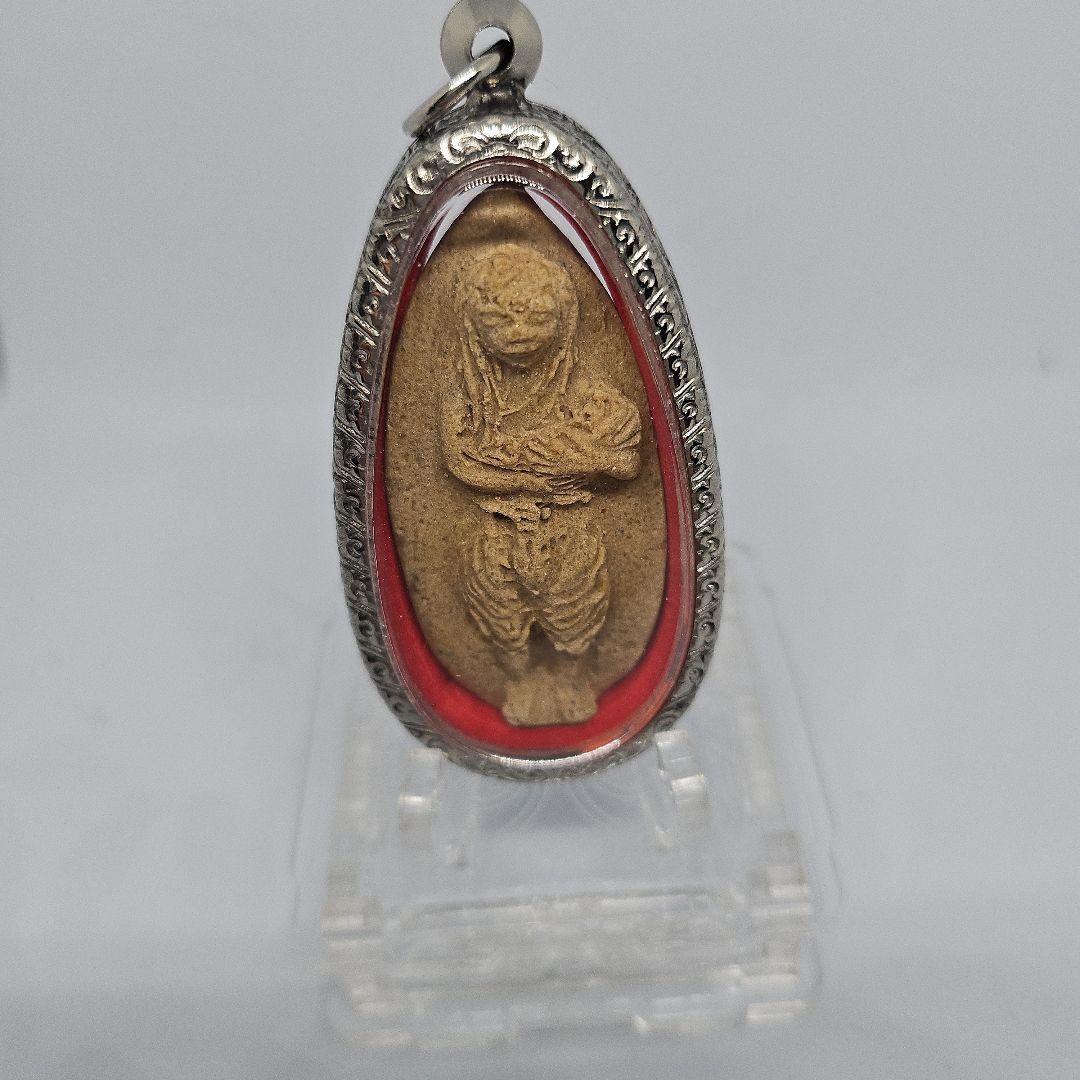 カンボジアの悪魔祓い師受け取り、長い間奉献した霊で作ったナンプライ　AJプーイー