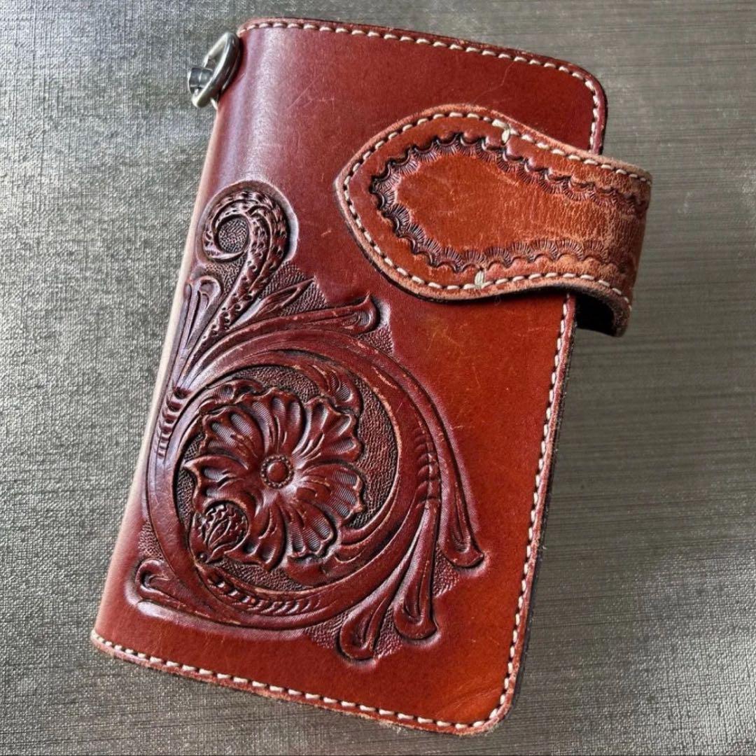 KC's ケイシイズ カービングウォレット 本革 レザー 二つ折り財布