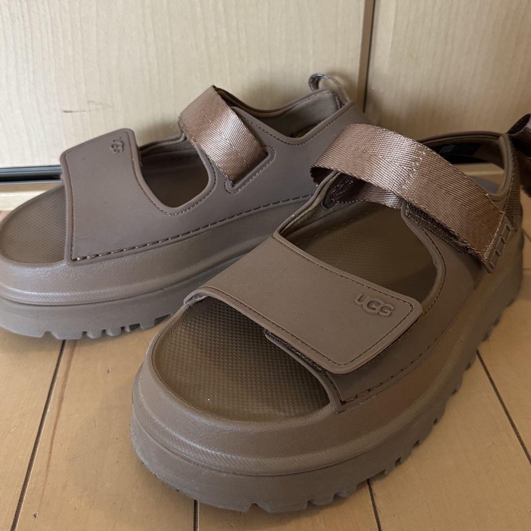 ＵＧＧ アグ GoldenGlow ゴールデングロウ サンダル 厚底