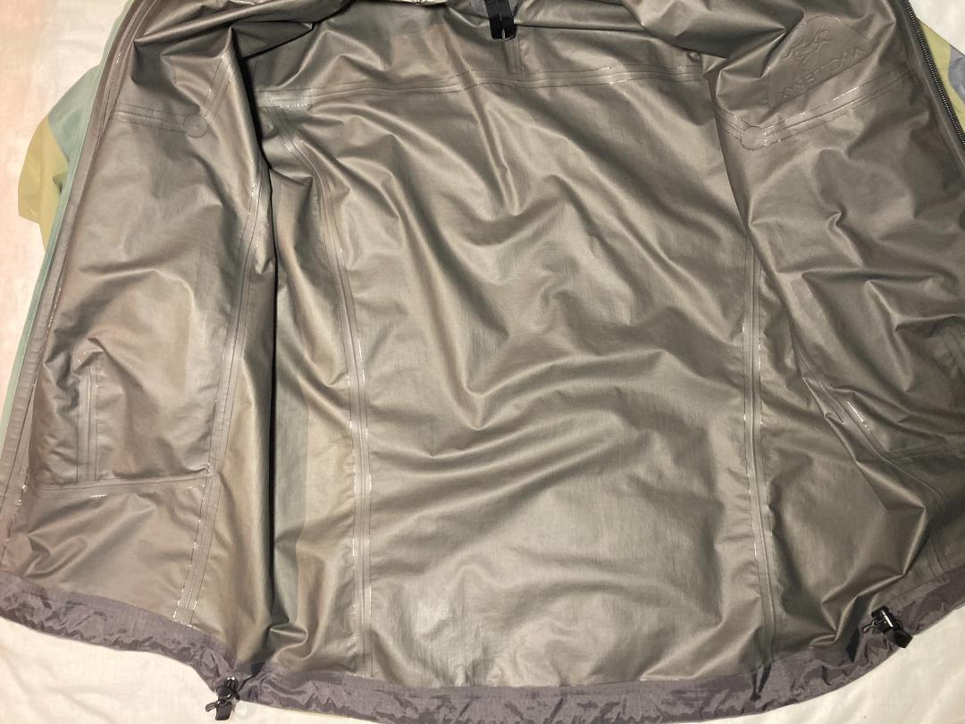 美品 タグ付 BEAMS 別注 arc'teryx Beta SL ジャケット 画像4