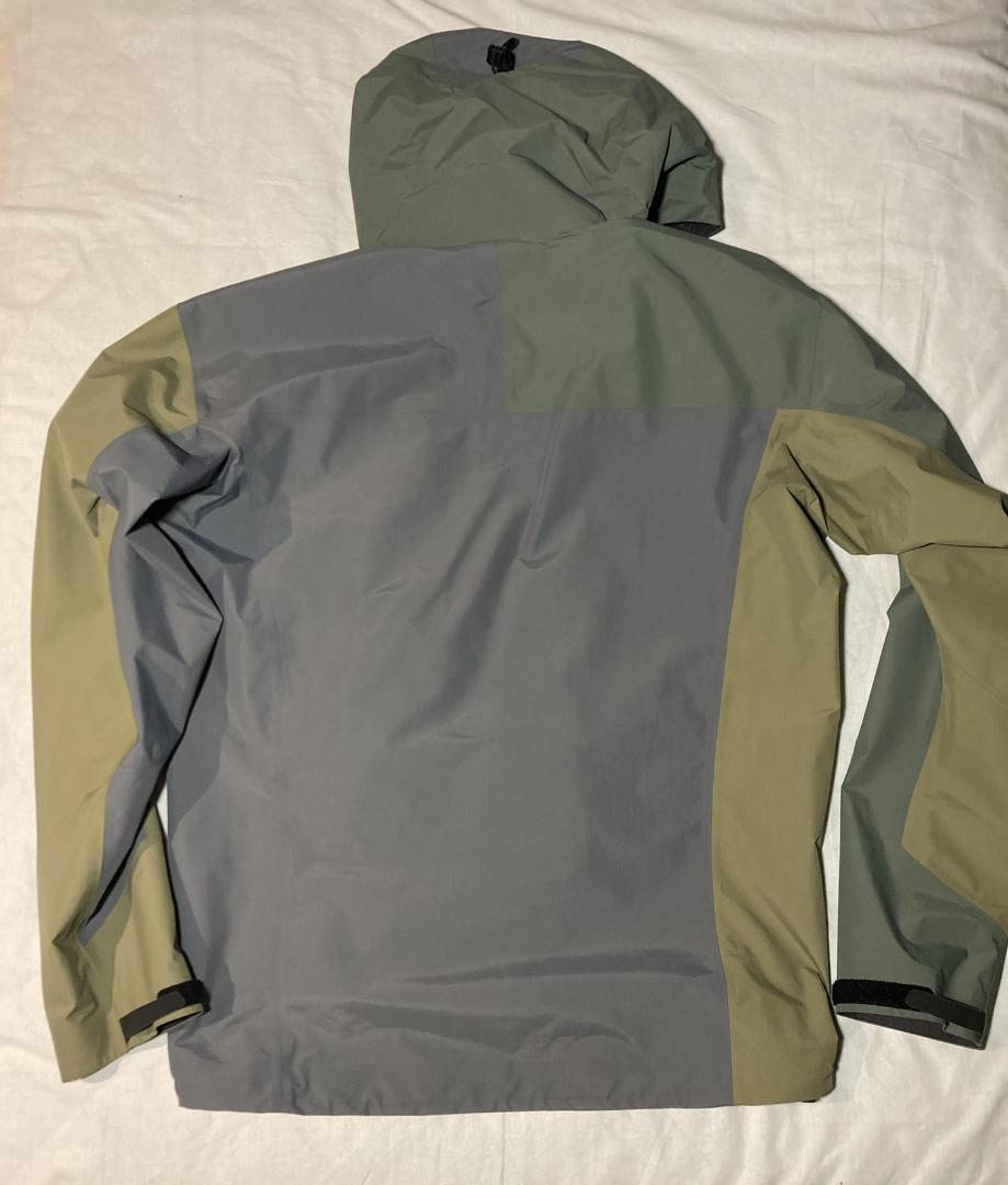 美品 タグ付 BEAMS 別注 arc'teryx Beta SL ジャケット 画像5