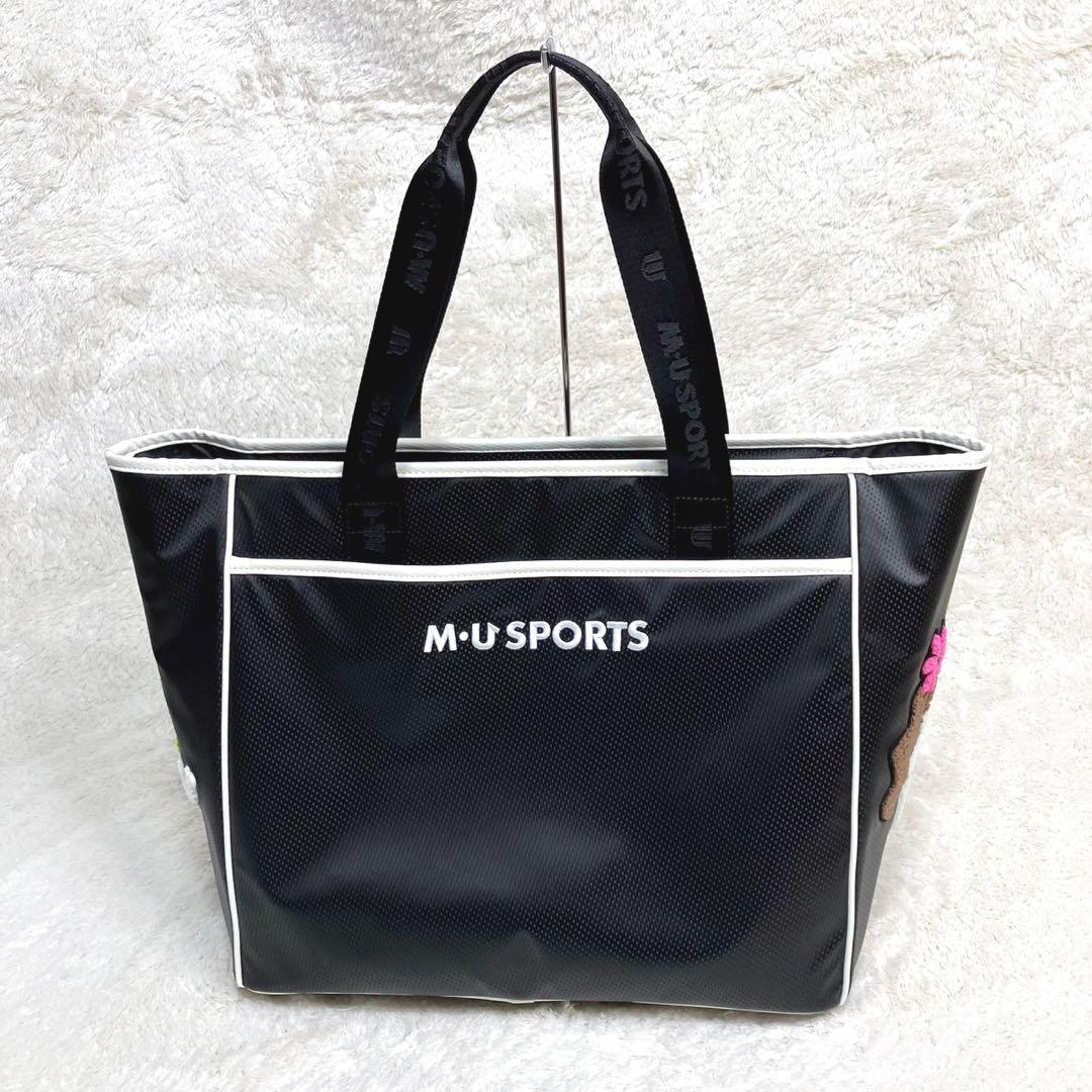 M・U SPORTS 25年秋冬新作 サガラ刺繍トート型ボストンバッグ ブラック