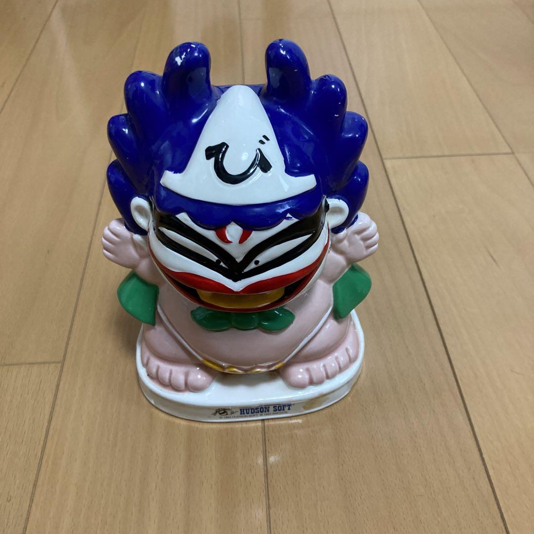 桃太郎電鉄の人気キャラクターキングボンビーの陶器製貯金箱 桃太郎電鉄の人気キャラクターキングボンビーの陶器製貯金箱