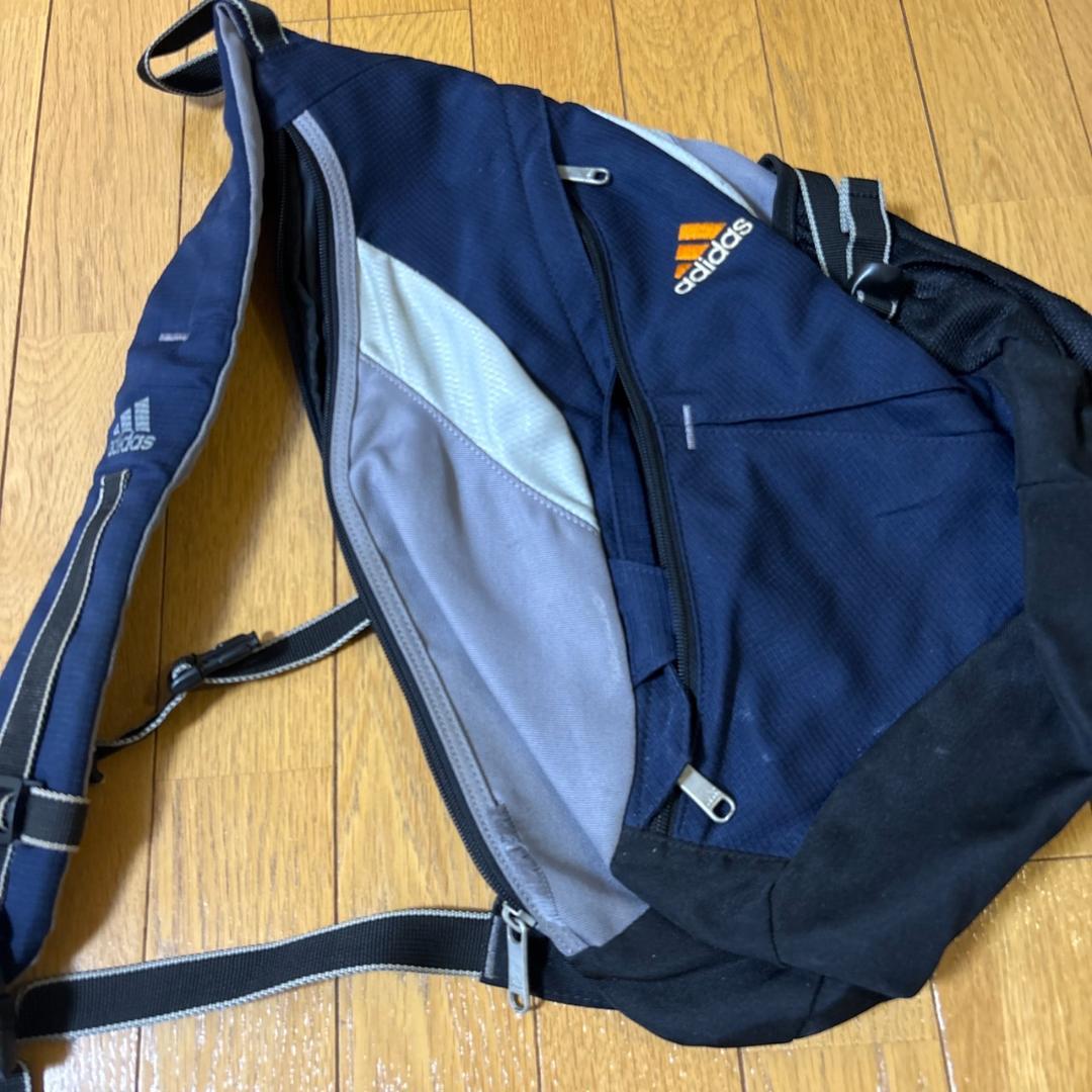 adidas 90s〜00s ワンショルダーバッグ スリングバッグ Y2K