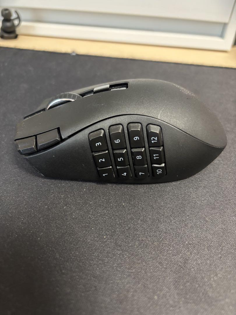 Razer Naga V2 Hyperspeed ゲーミングマウス 本体