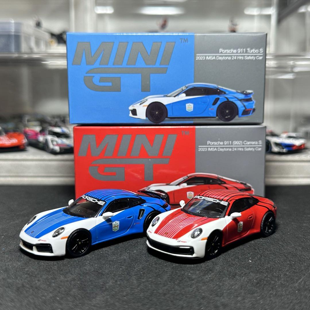 MINI GT Porsche 911 Carrera 4S 2台セット。 - メルカリ