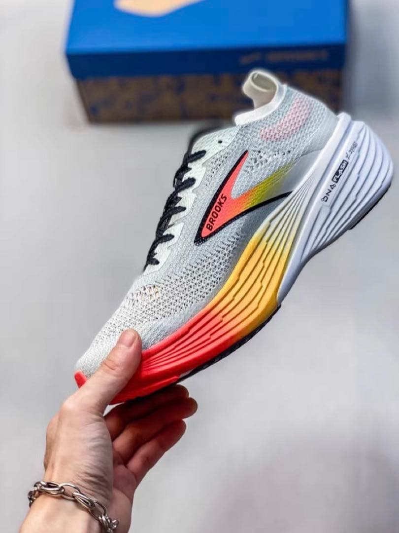 Brooks Hyperion Elite 4スニーカー Brooks Hyperion Elite 4スニーカー