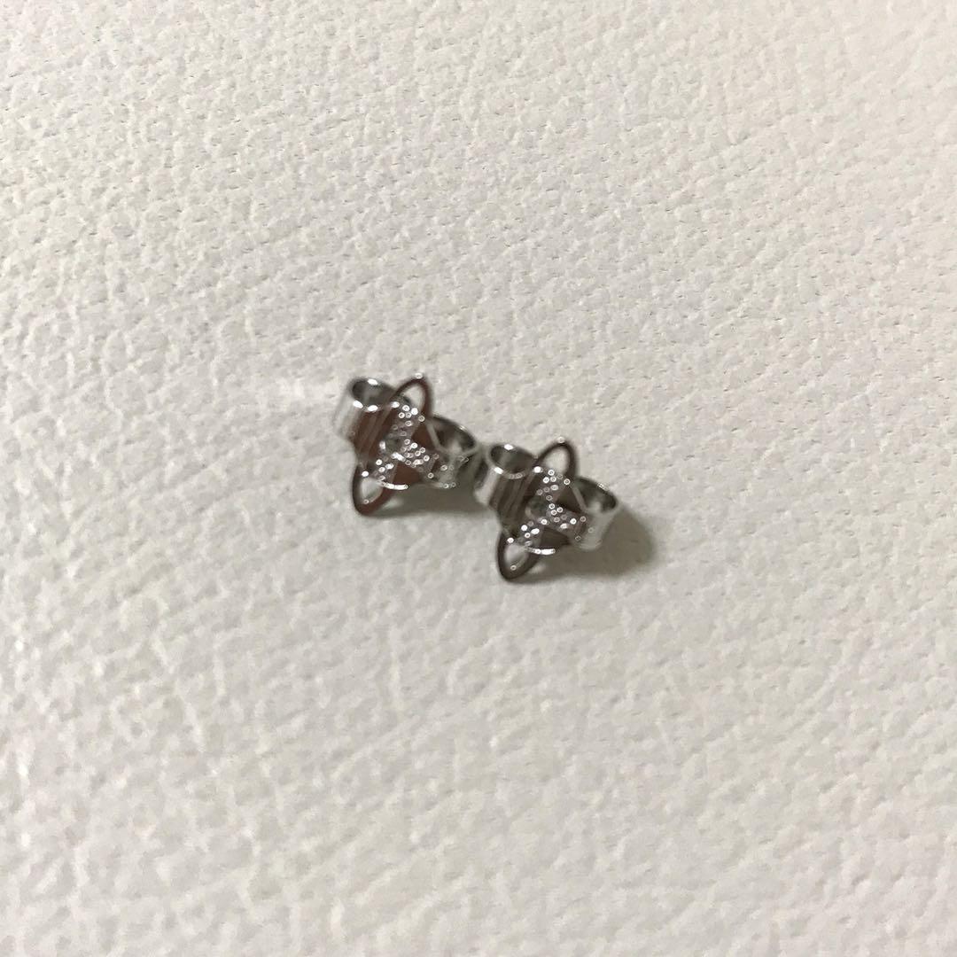 ヴィヴィアンウエストウッド　リボンオーブピアス