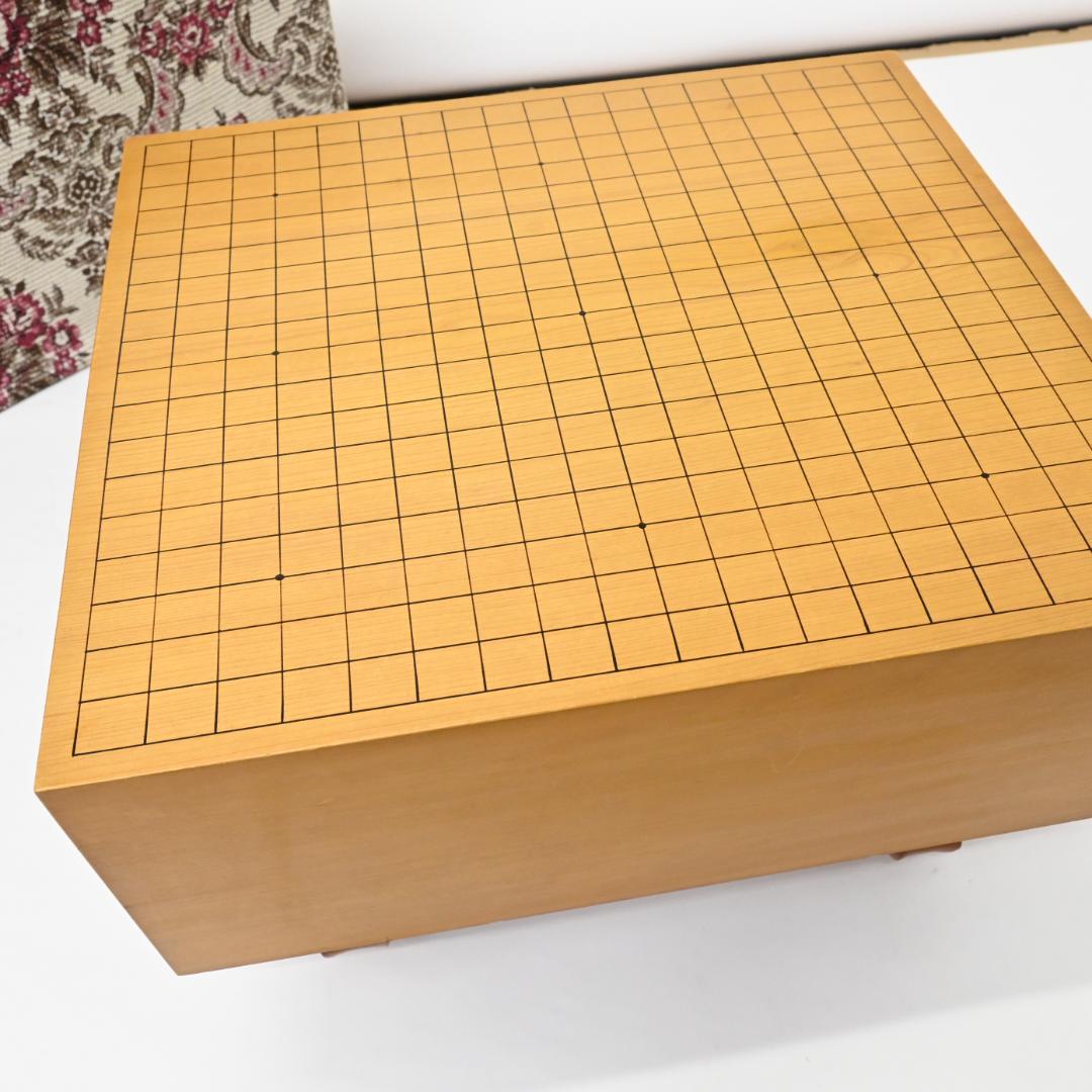 美品★本榧柾目基盤 囲碁盤 囲碁セット 蛤碁石 那智黒 白黒セット 桐覆い付き 画像3