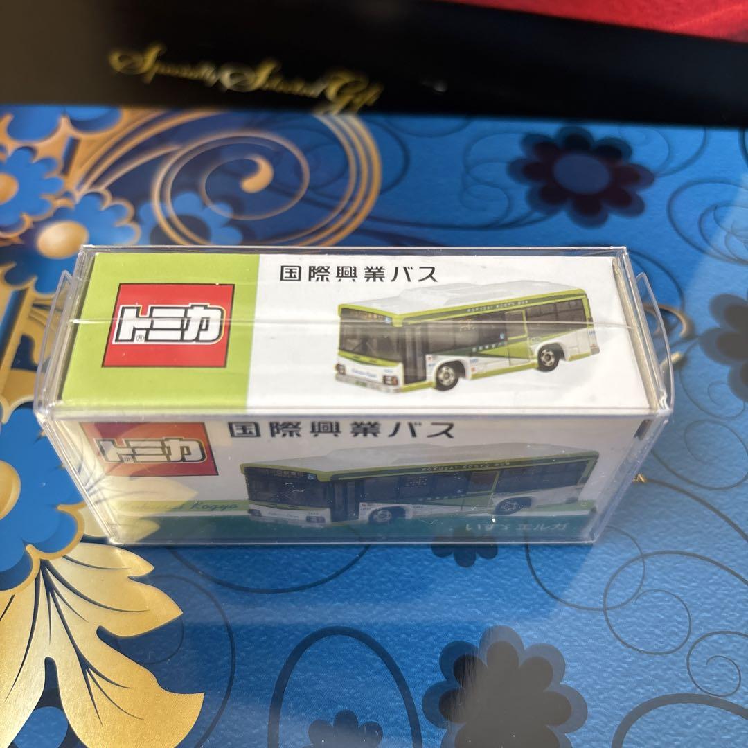 トミカ国際興業バス　いすゞエルガ