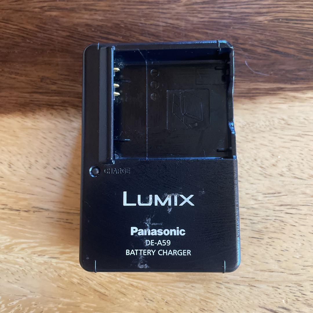 LUMIX デジカメ充電器 - メルカリ