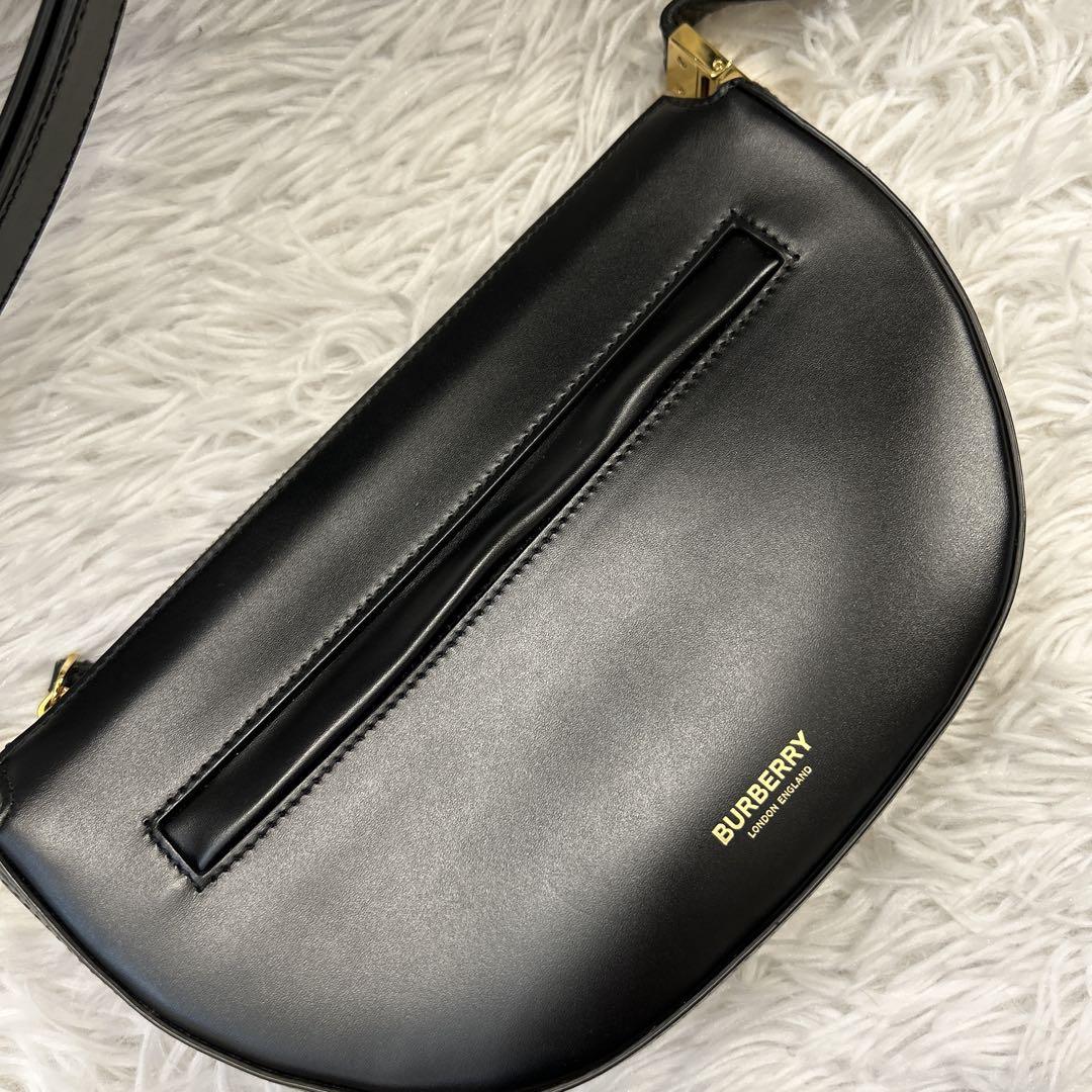 レザーショルダーバッグ