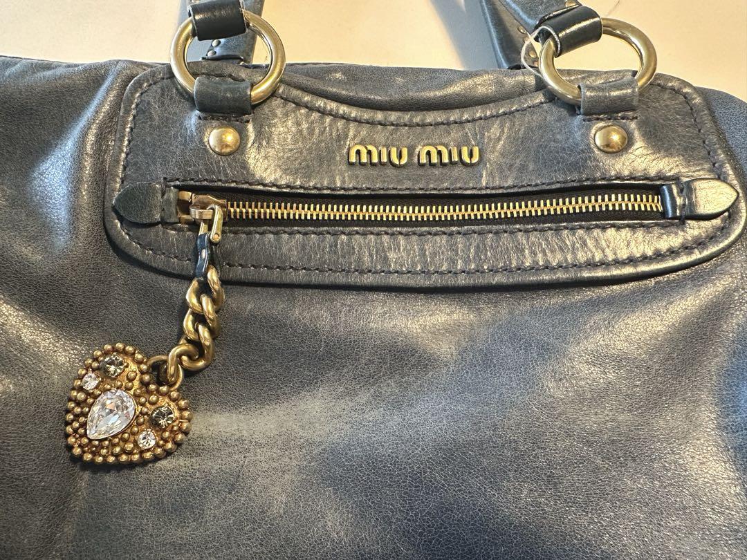 miu miu ミュウミュウ｜バッグ、ネイビー、ゴールド ハートチャーム