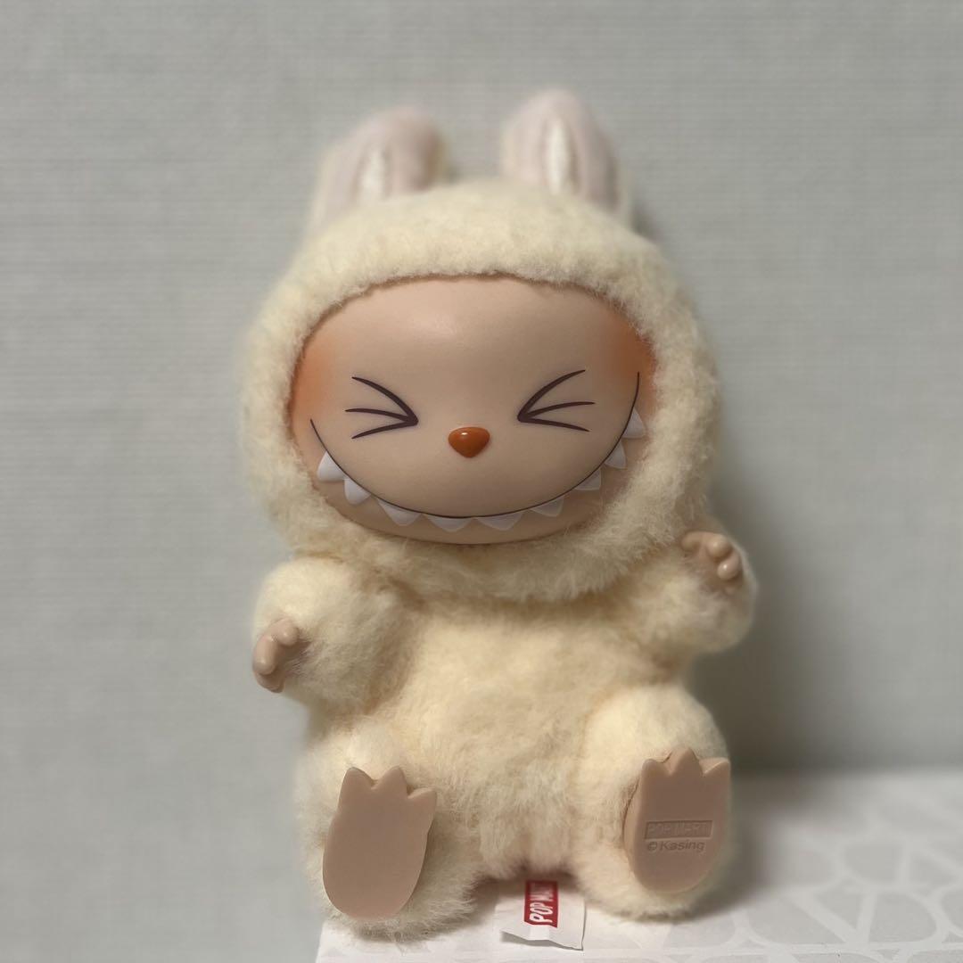 正規品 ポップマート　ラブブ　LABUBU HAVE A SEAT SISI POPMART LABUBU HAVE A SEAT ラブブ SISI - メルカリ