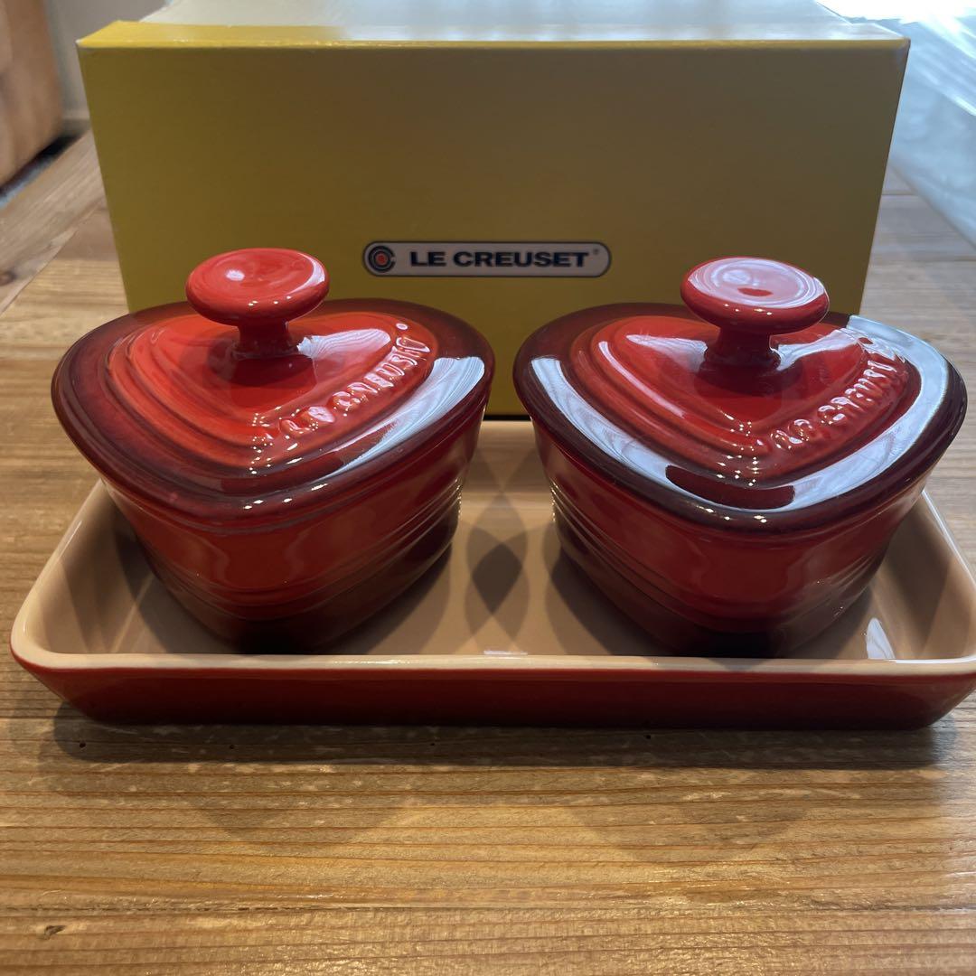 ル・クルーゼLECREUSET　プチラムカンダムールセット(ハート型・陶器)