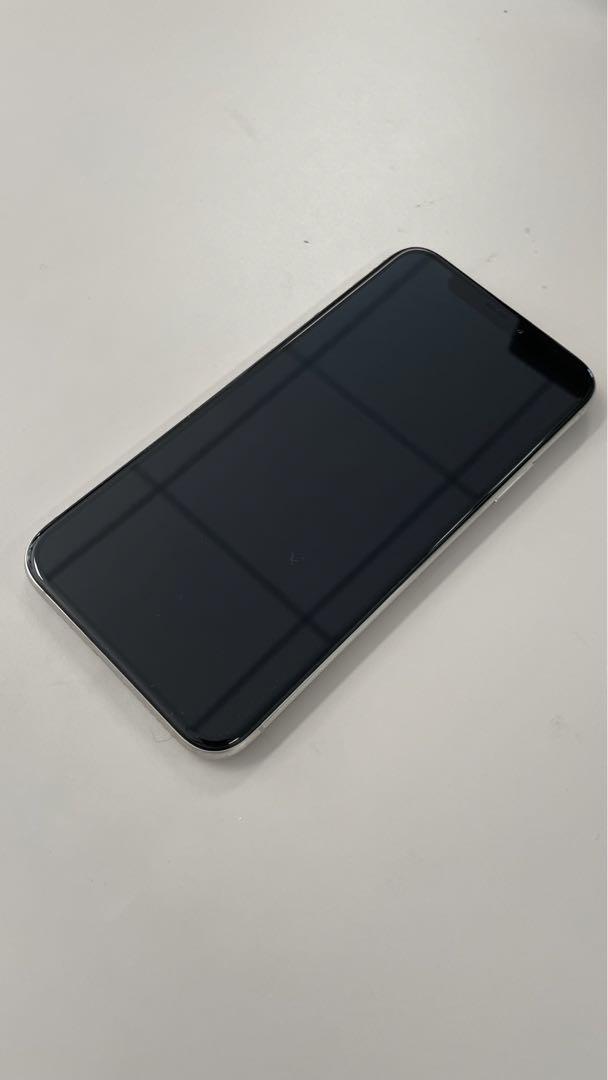 iPhone Xs Silver 256 GB docomo SIMロック解除済