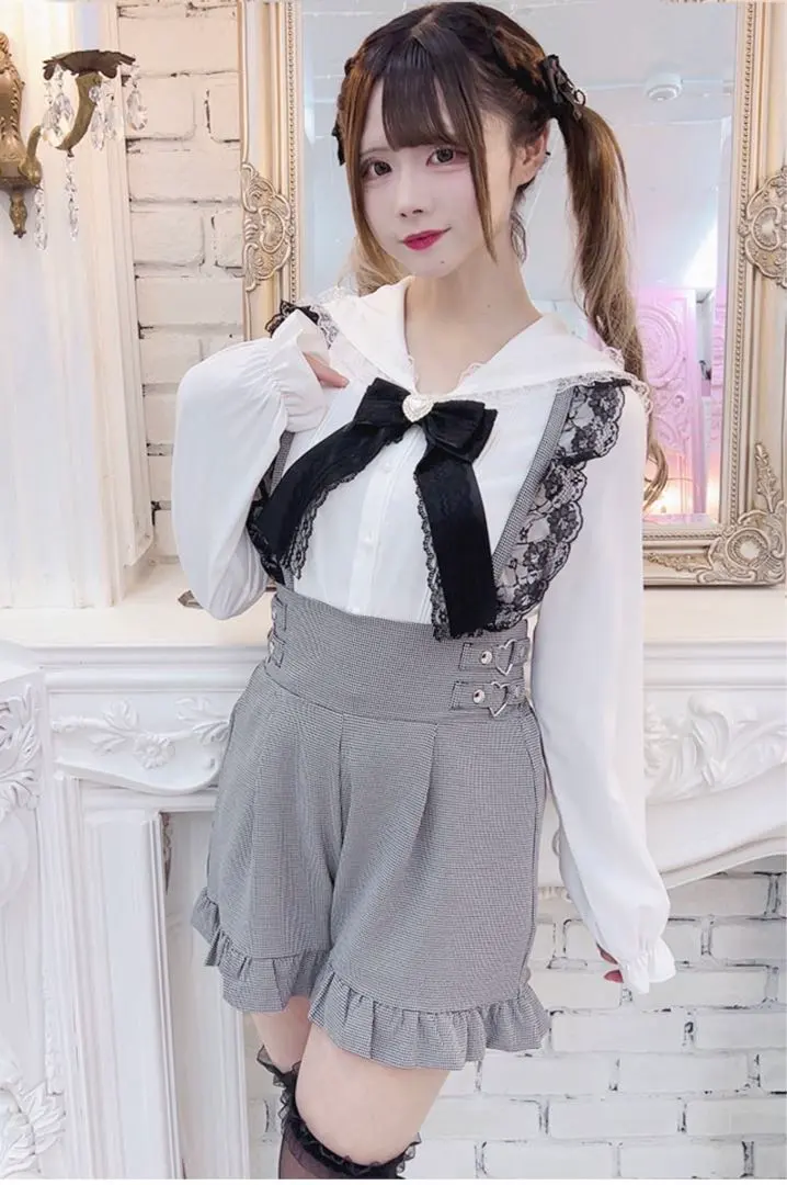 Thumbnail of MARS W Heart Shorts BLK/White