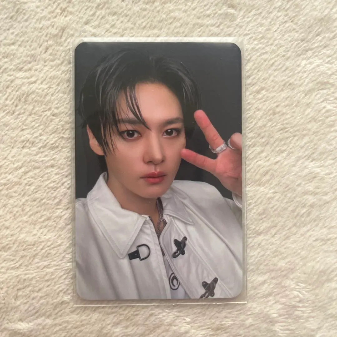 Thumbnail of 98 Lino Stray Kids Skiz hop Musicplant trading card