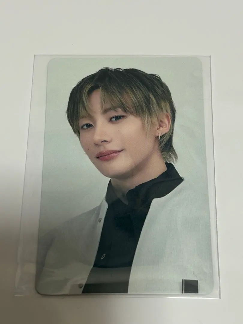 Thumbnail of RIIZE Anton Lento (Random Photo Card)