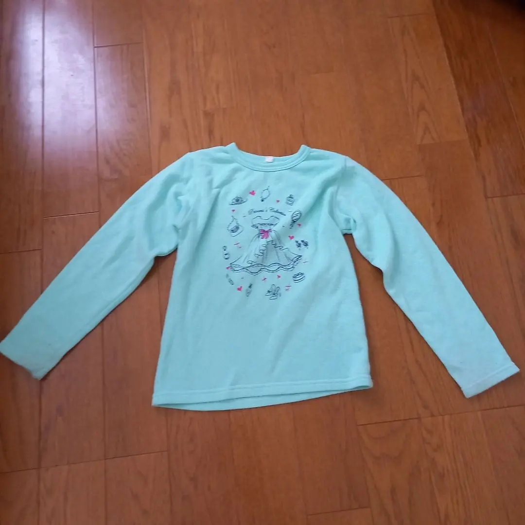 Thumbnail of Mint green long-sleeved cut-and-sew, size 130